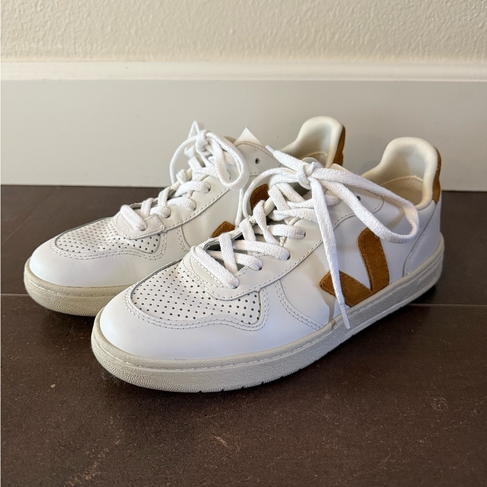 Camel Veja Women's Sneakers / size 8